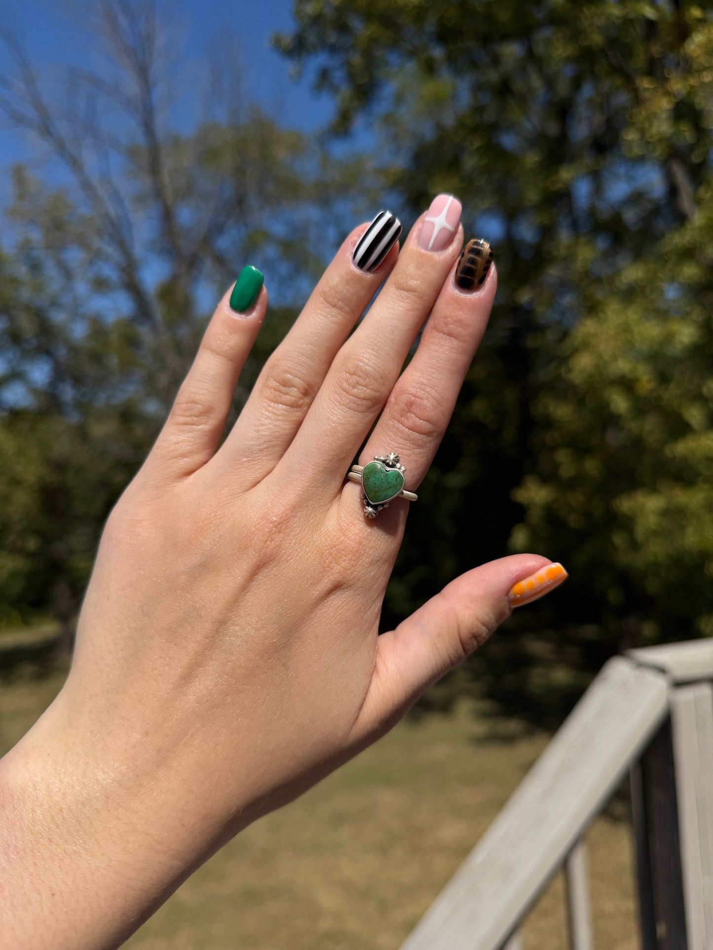 Emerald Valley, Adjustable