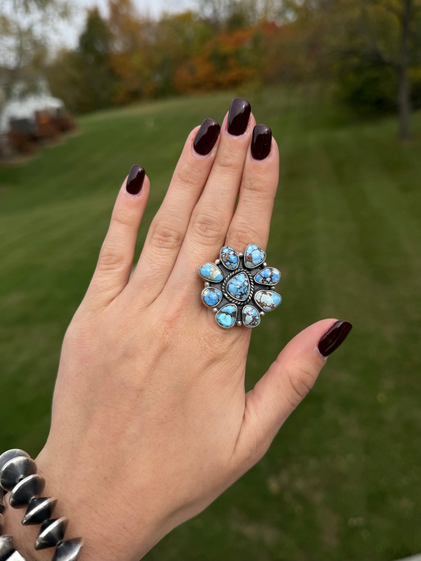 Golden Hills, Adjustable