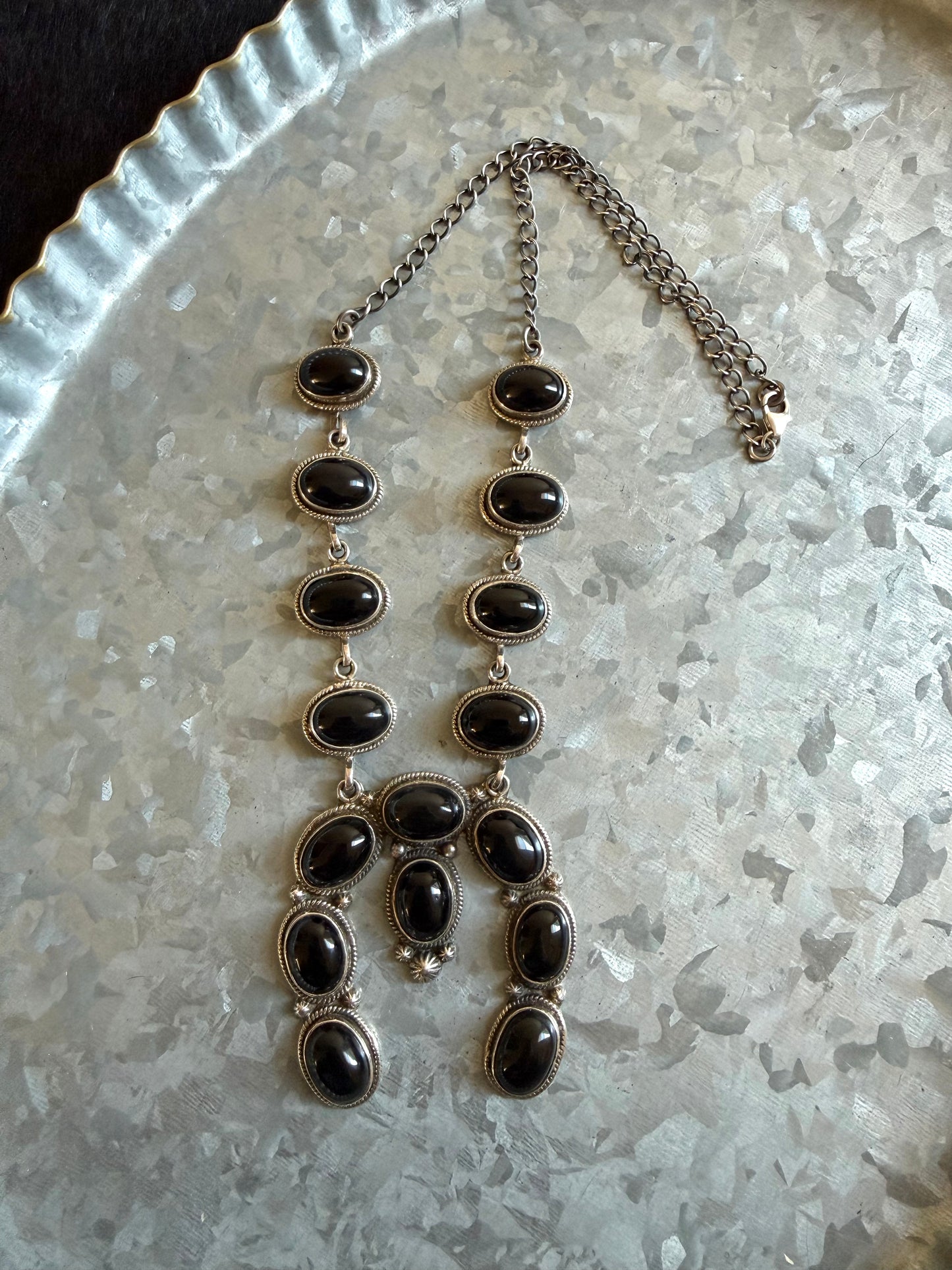 Black Onyx Naja Statement