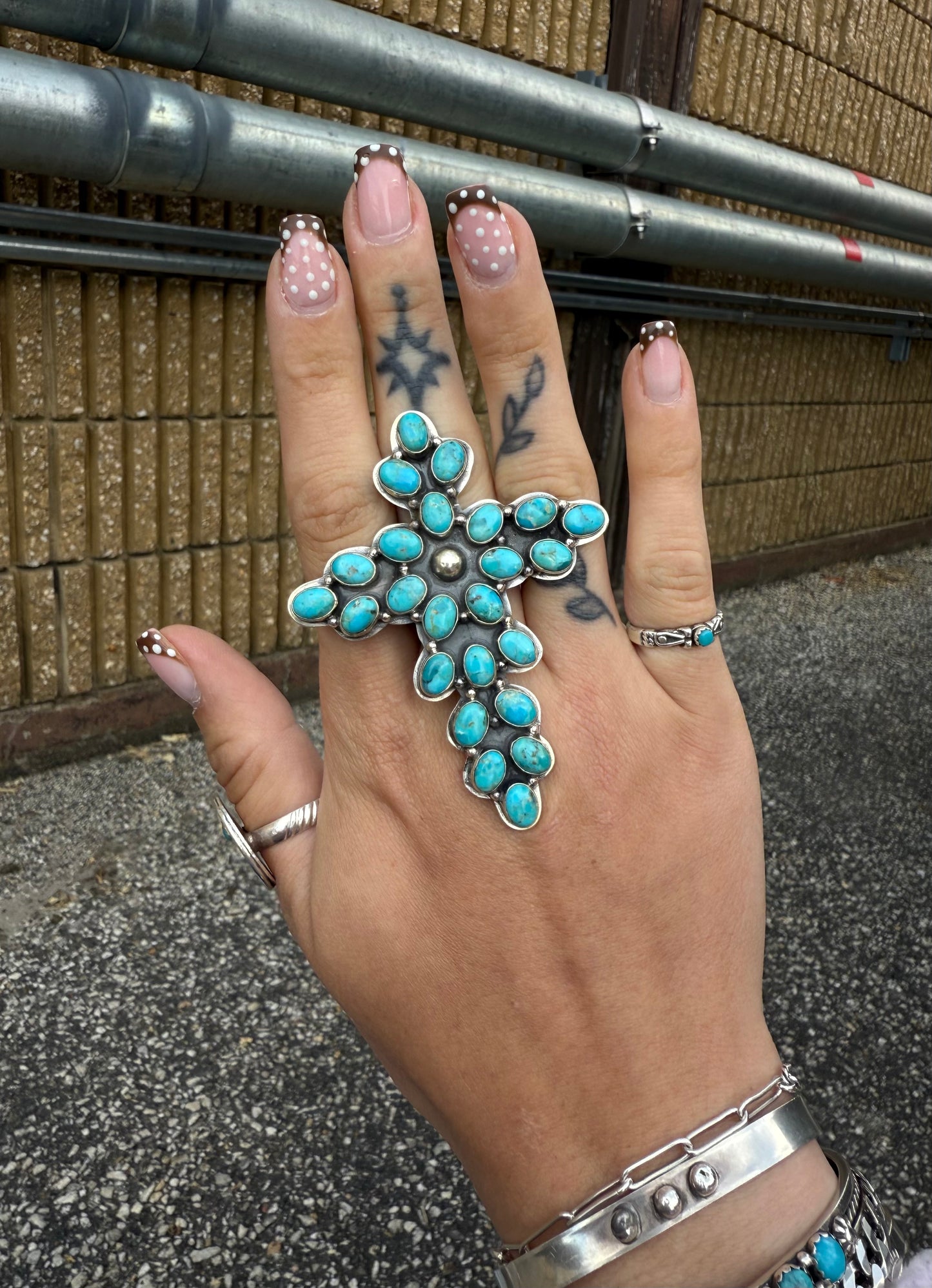Cross Statement, Adjustable